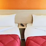Hotel Premiere Classe Marne La Vallée - *